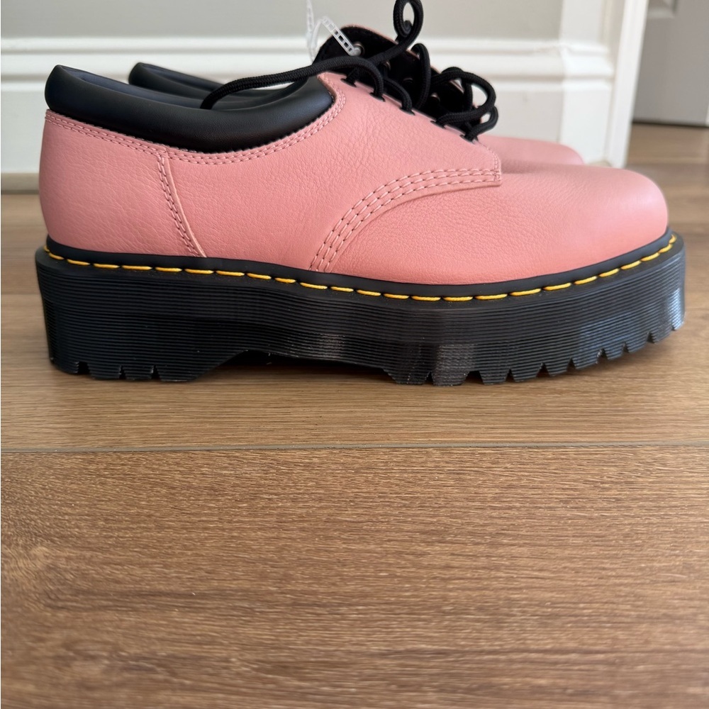 Dr. Martens Unisex 
8053 LEATHER PLATFORM CASUAL SHOES - Picture 2 of 6